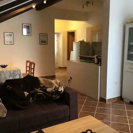 Carina Apartment *