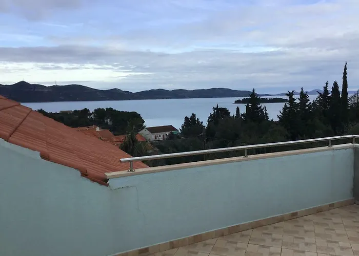 Carina Apartment Veli Iz